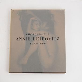 Annie Leibovitz, photo books, six volumes.