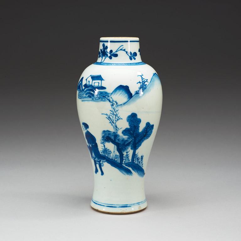 VAS, porslin. Qing dynastin, 1700-tal.