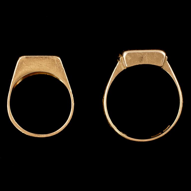 MANSCHETTKNAPPAR SAMT RINGAR, 2 st, 18k guld, 1960-tal. Total vikt 43 g.