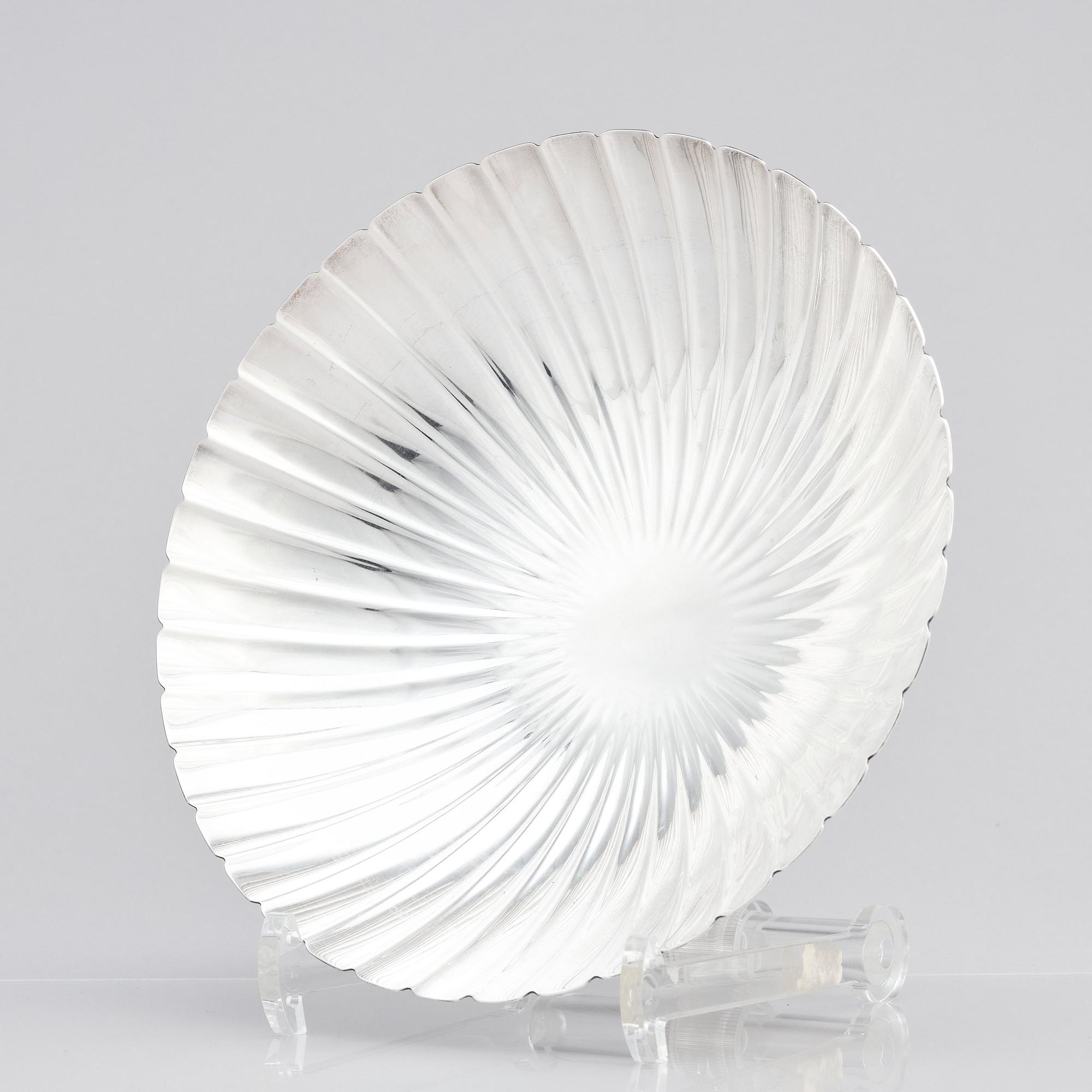 Sigvard Bernadotte, skål, "Jordbaerset / Jordgubbsskålen" Firma Georg Jensen, Köpenhamn 1945-77, design nr 856A, sterling.