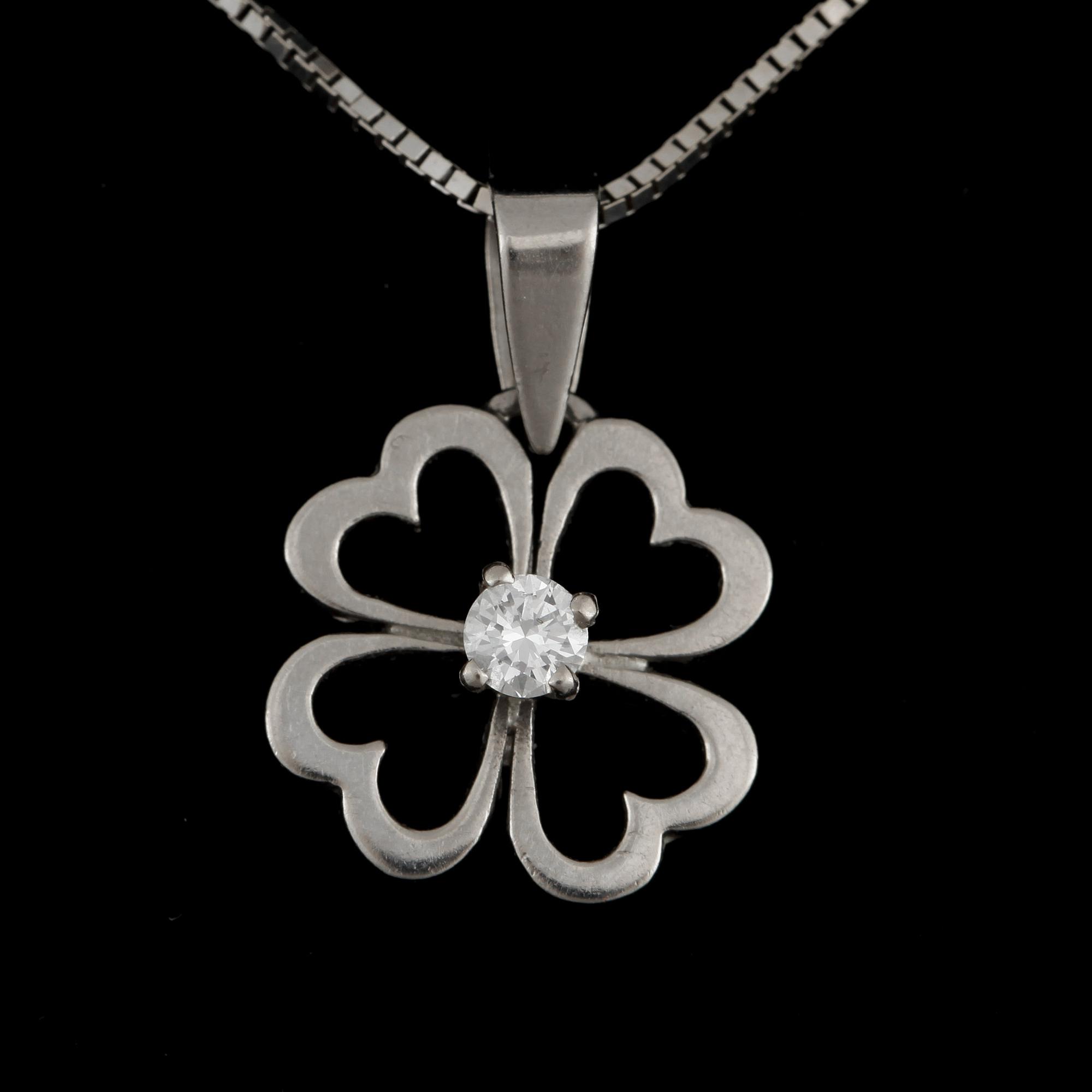 HALSSMYCKE, 18k vitguld, hänge med diamant ca 0,1 ct. Vikt ca 4 gram.