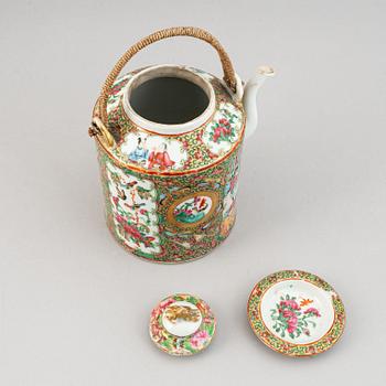 Parti, sju delar, porslin. Qingdynastin, Kanton, 1800-tal.