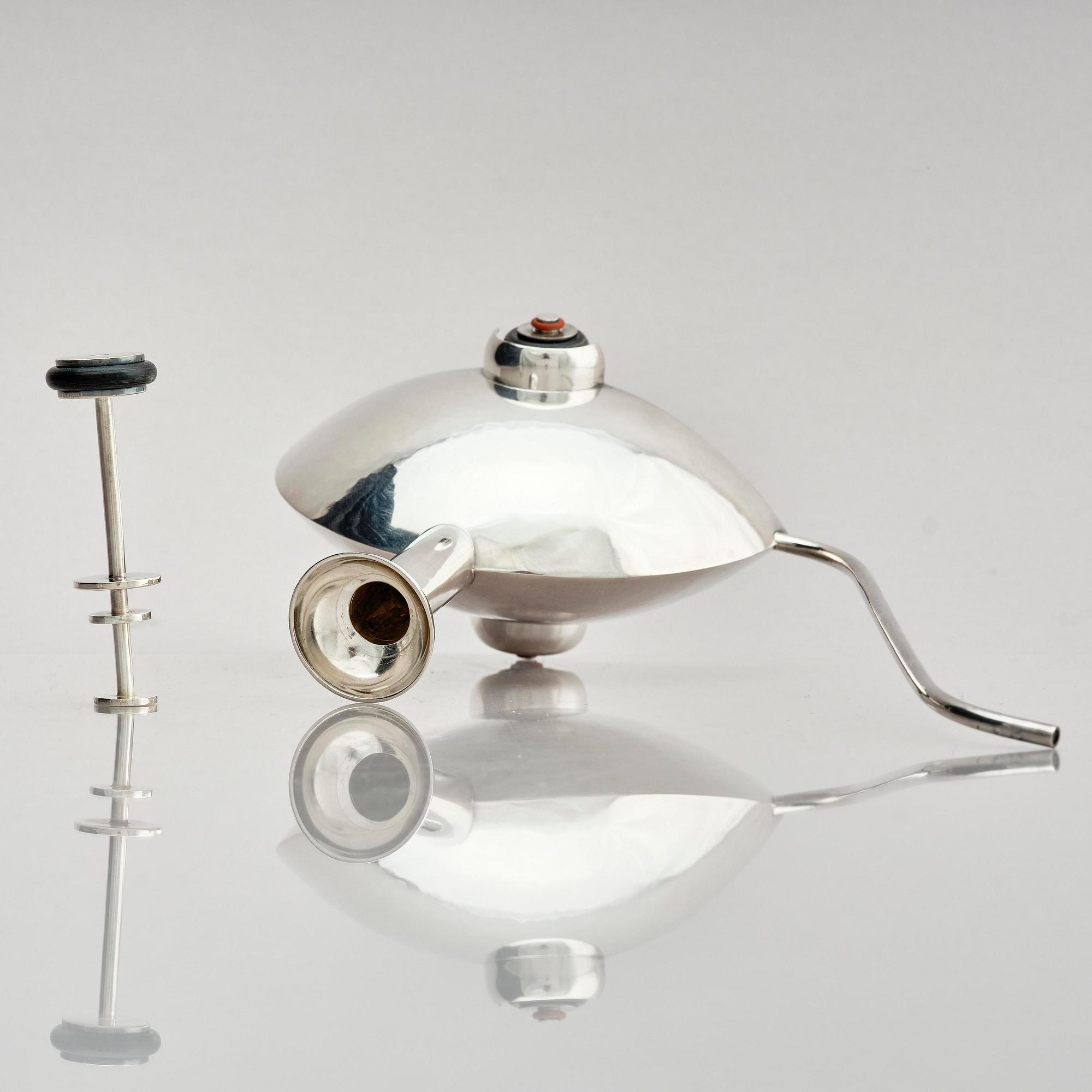 Mats Eskils, kanna "DropStop", sterlingsilver, Stockholm, 1999.