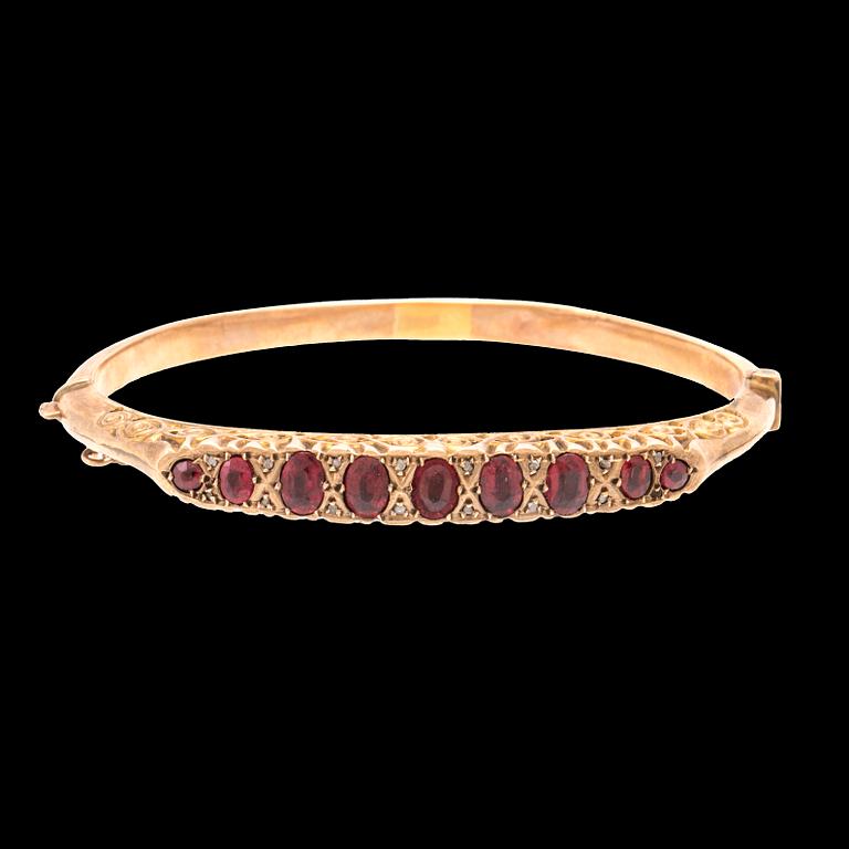 Armband 9K guld med rosenslipade diamanter och fasetterad glas, Birmingham.