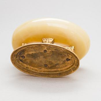 Malja, empire, 1800-luku.