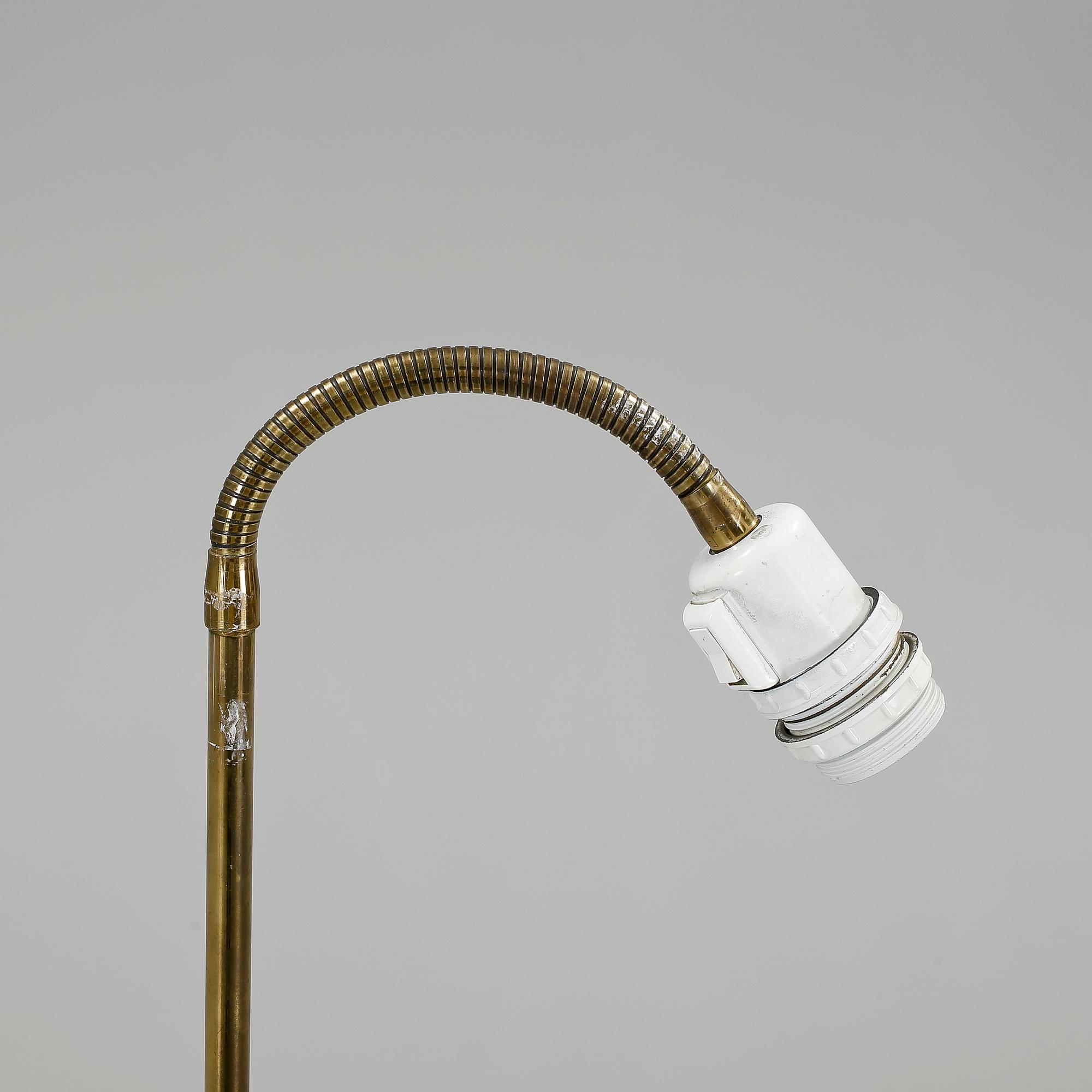 GOLVLAMPA, mässing, 1900-tal.
