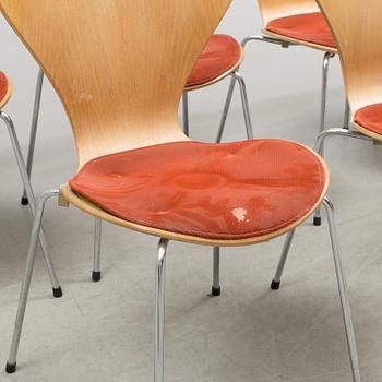 a set of 8 "Sjuan" chairs designed by Arne Jacobsen for  Fritz Hansen, Danmark, 1981.