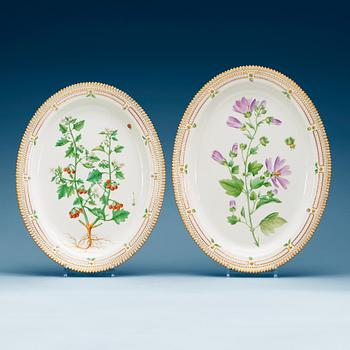 740. A set of two Royal Copenhagen 'Flora Danica' serving dishes, Denmark, 20th Century.