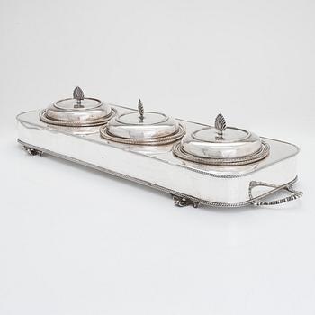 A silver-plated warming/ cooling serving dish, Sheffield, England, presumably mid-/first half of the 20th century.