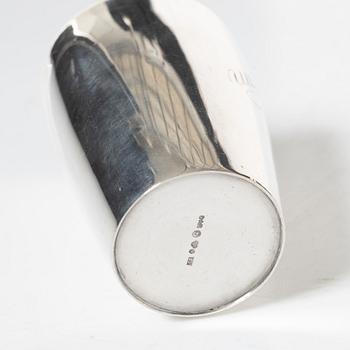 Skål, bägare samt vas, silver, Sverige, 1900-talets första hälft.