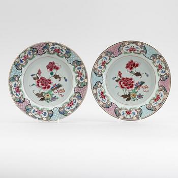 TALLRIKAR, 1 par, porslin, Kina, Qianlong 1793-1795.
