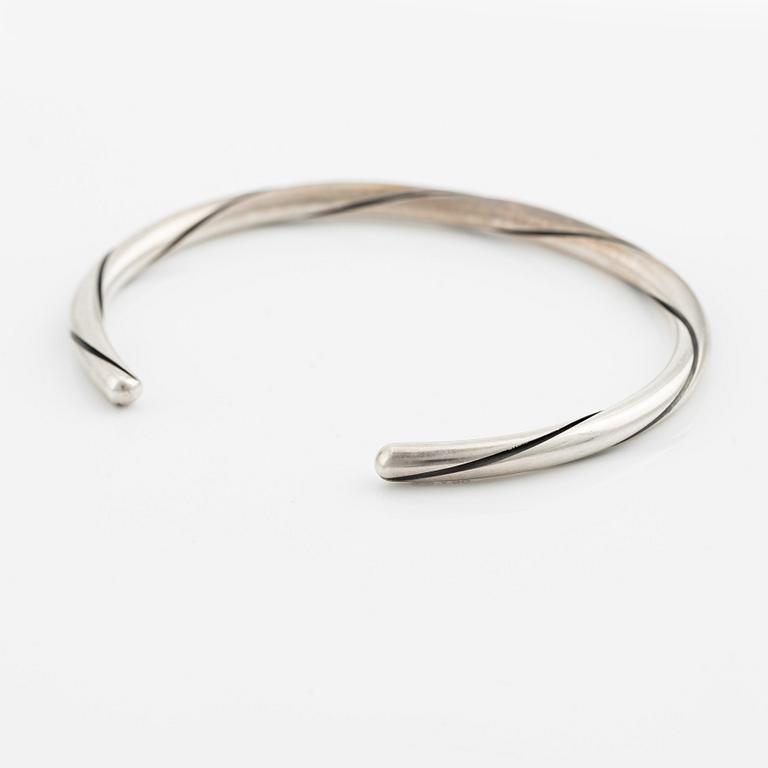 George Jensen company necklace and bracelet, sterling silver, model A80.