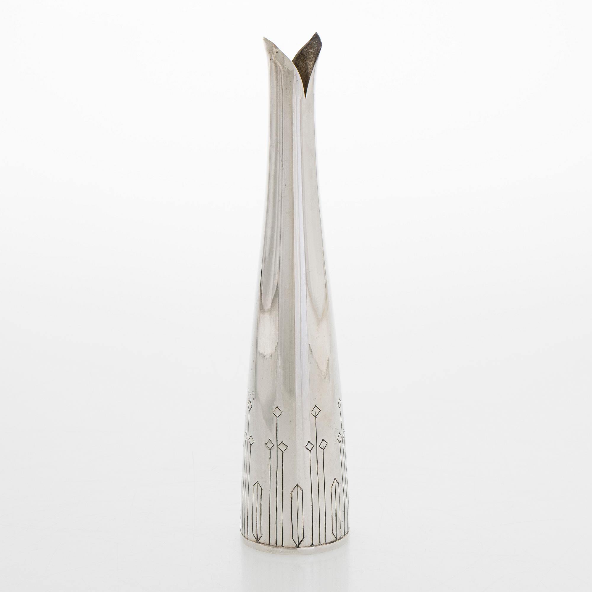 Anna-Greta Eker, Vase, silver, Auran Kultaseppä, Turku 1967.