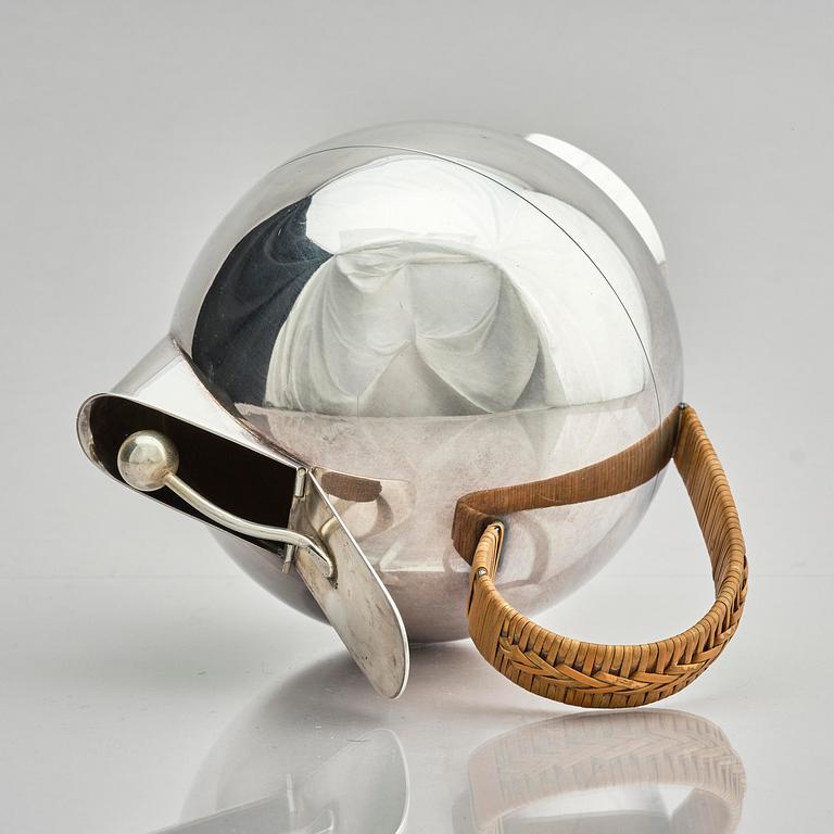 Sylvia Stave, a silver plated jug model 3470, C.G. Hallberg, Stockholm, 1930s.