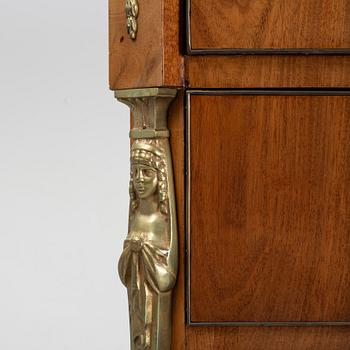 A late Gustavian chest of drawers, early 19th Century.