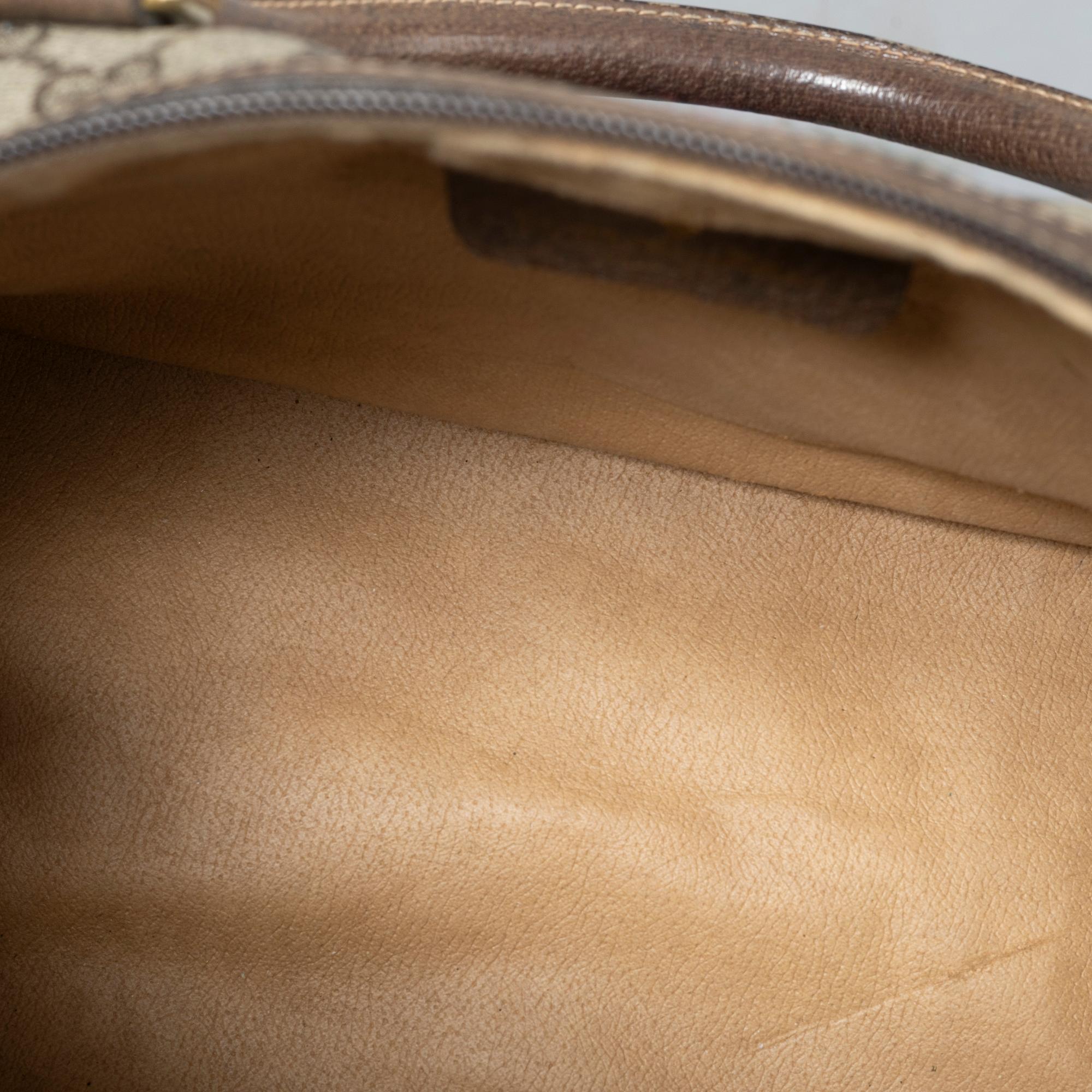 Gucci, Translation: "bag, vintage".