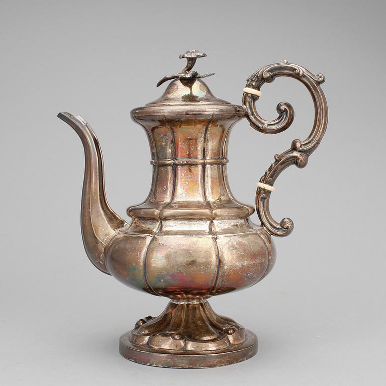 KAFFEKANNA, silver, nyrokoko, Carl Nyström, Stockholm 1851. Vikt ca 690 gram.
