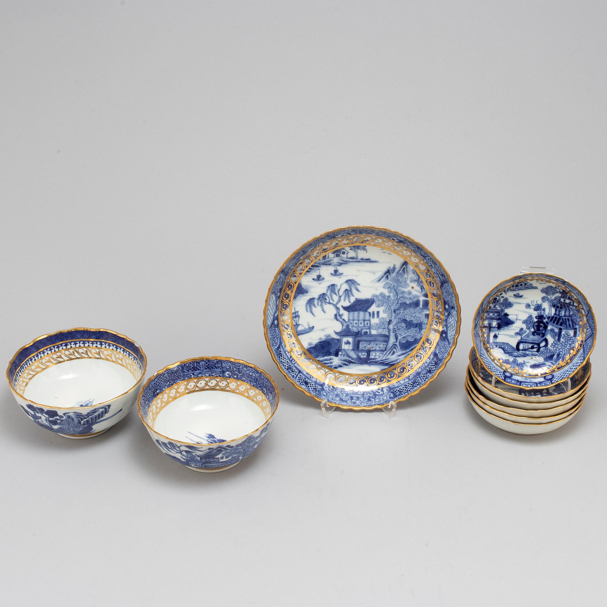 A part coffee and tea service, Qing dynasty, Qianlong (1736-95).