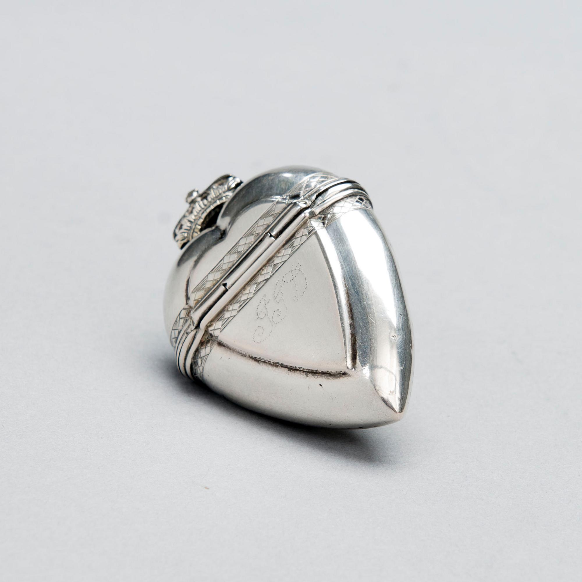 DOFTDOSA, silver, troligen Danmark. Vikt 31,7 g.