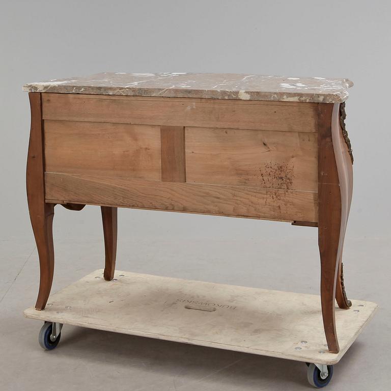 BYRÅ, Louis XV-stil, Frankrike, 1900-tal.