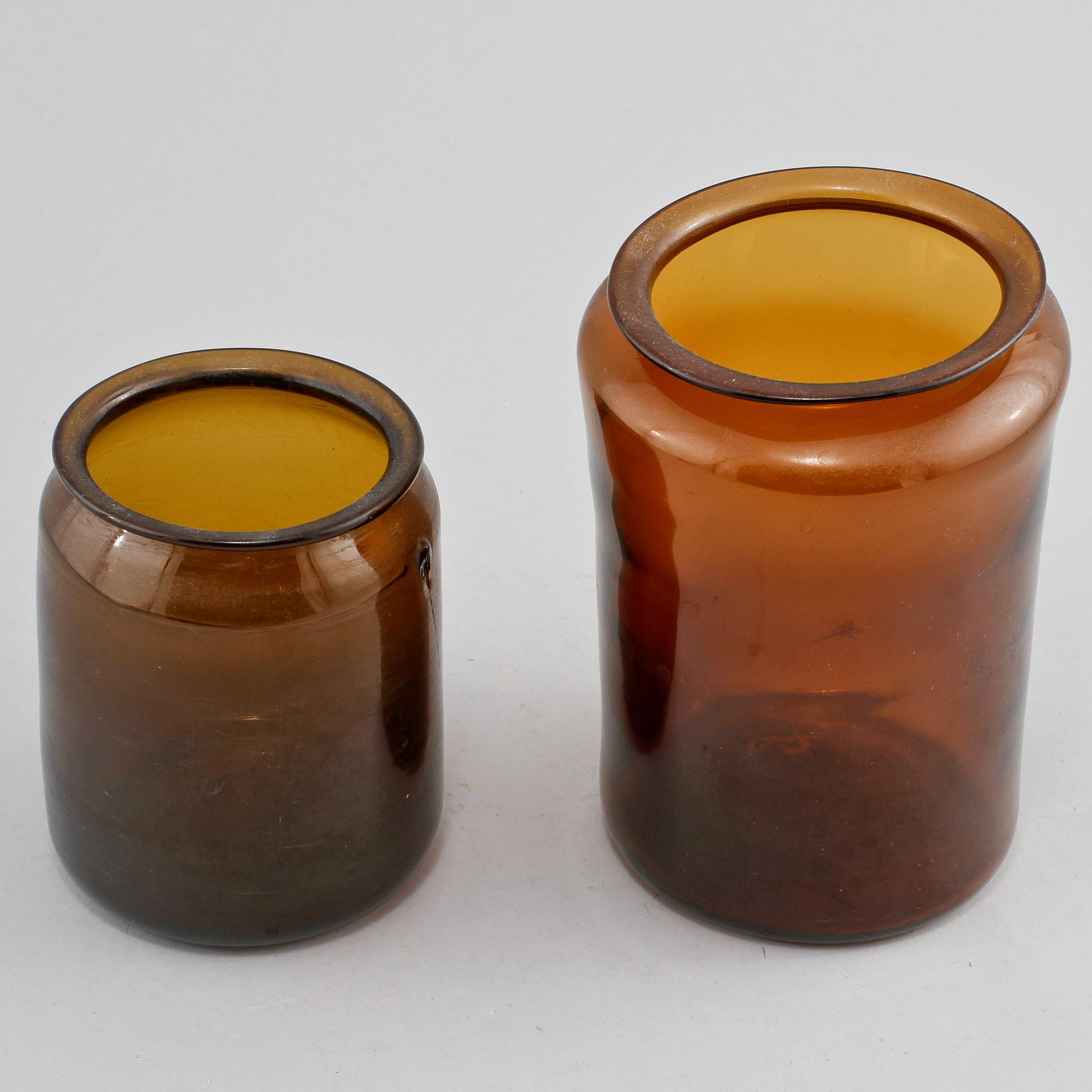 BURKAR, 2 st, glas, 1800-talets första del.