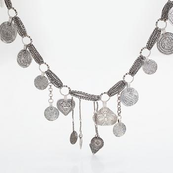 A sterling silver Jubilee collier and earrings set for Kalevala's 150th anniversary. Kalevala Koru Helsinki 1984, 1992.