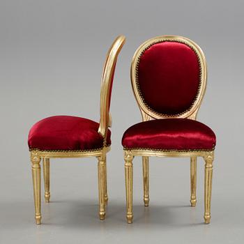 STOLAR, ett par, gustaviansk stil, omkring 1900-talets mitt.