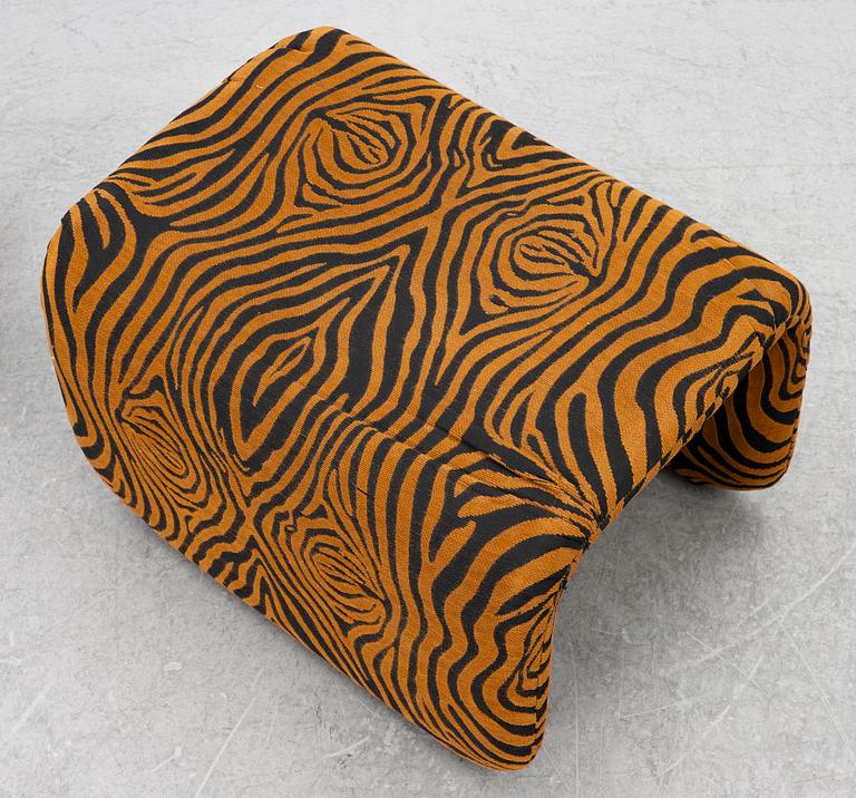 Jan Ekselius, fåtölj med fotpall, "Etcetera", JO Carlssons Möbelindustri, Vetlanda, 1970-tal.