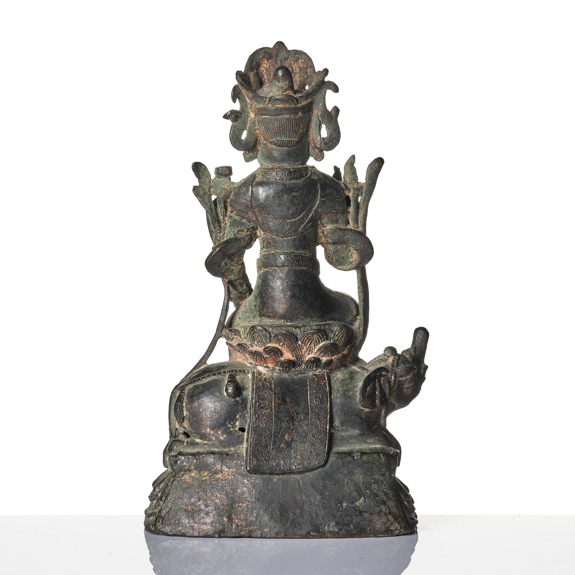 Boddhisattva sittandes på elefant, troligen sen Mingdynasti.