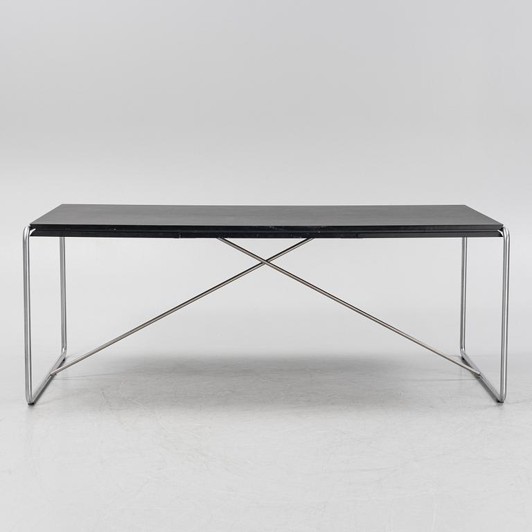 Niels Jørgen Haugesen, a model 4750 dining table, Fredericia, Denmark.