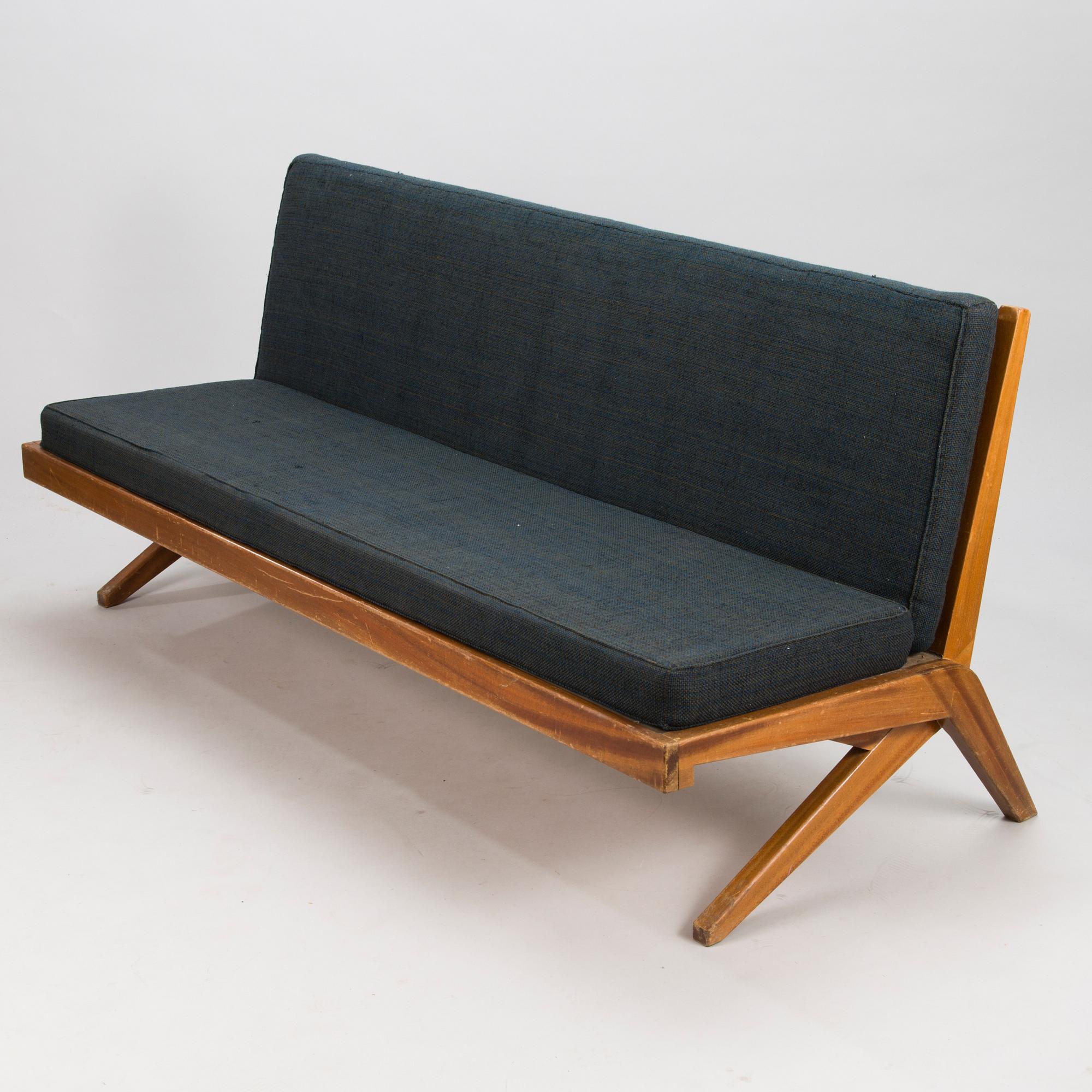 OLAVI HÄNNINEN, A 3-piece 1960s 'Bumerang' sofa suite for HMN Huonekalu Mikko Nupponen, Lahti, Finland.