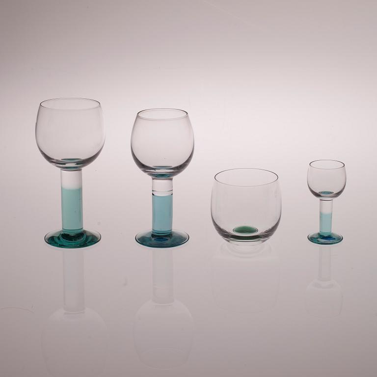 GLASSERVIS, 47 delar, "Mondo", Kerttu Nurminen, Nuutajärvi, 1900-talets senare hälft.