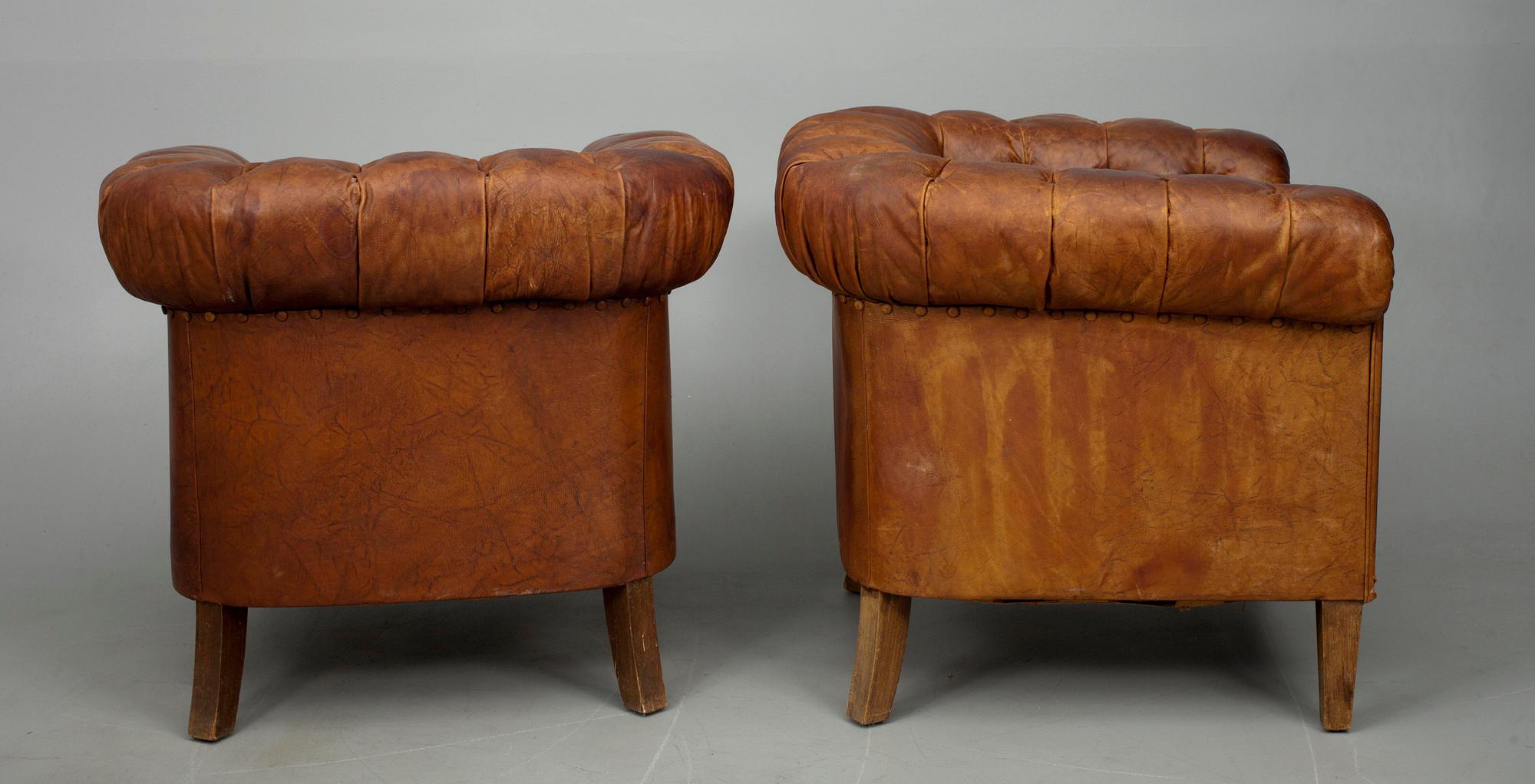 SOFFMÖBLEMANG 3 delar, skinn, 1900-talets början.