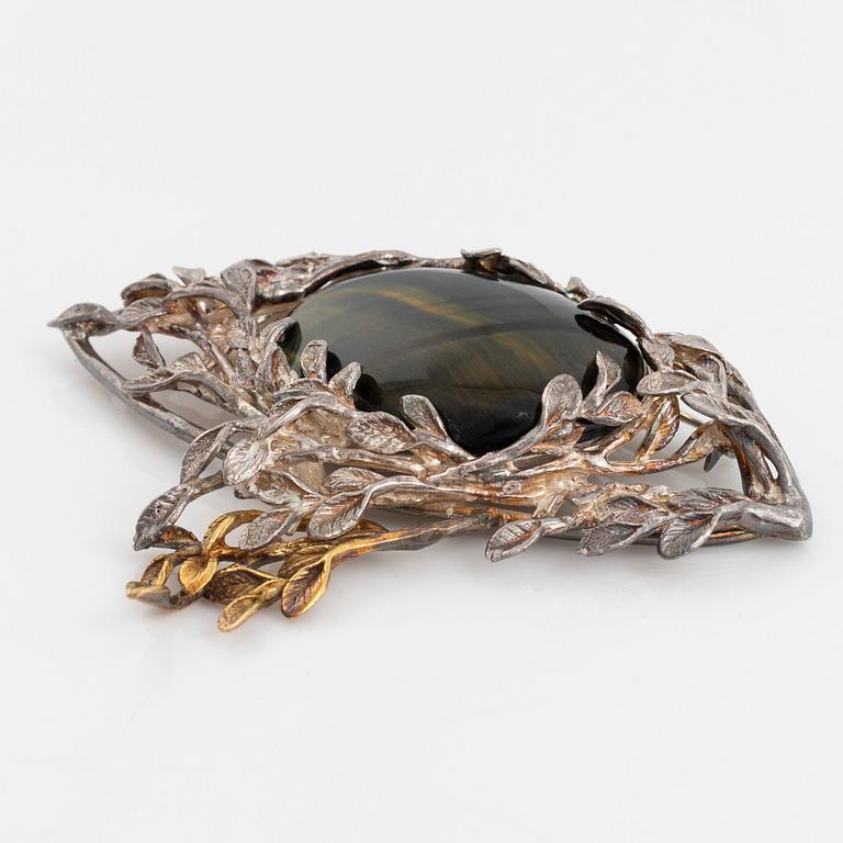 Etsuko Minowa,, silver and "hawk's eye" brooch.