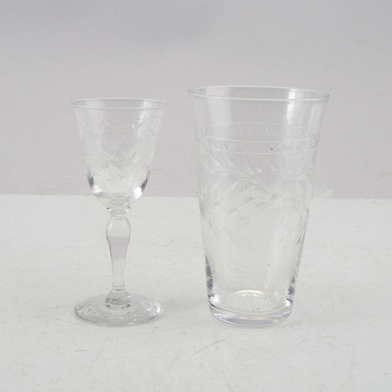 Fritz Kallenberg service 71 pieces "MacGuirlang" and "Vincent" Kosta mid-20th century.