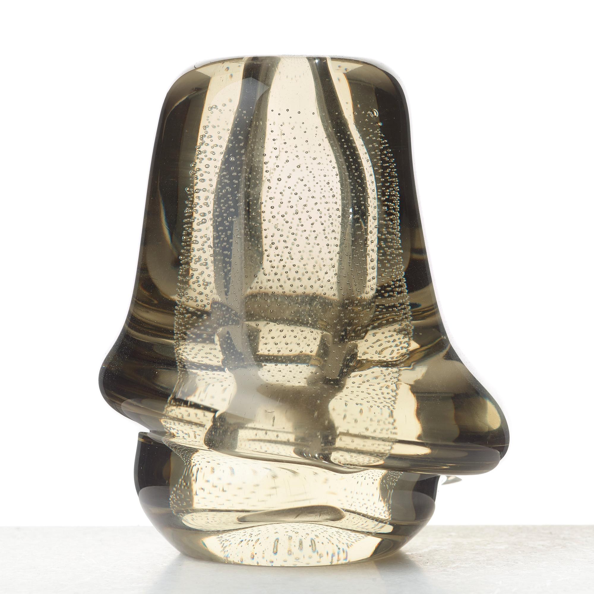 Gunnel Nyman, a "Musselglas" glass vase, Nuutajärvi Notsjö, Finland, late 1940's.
