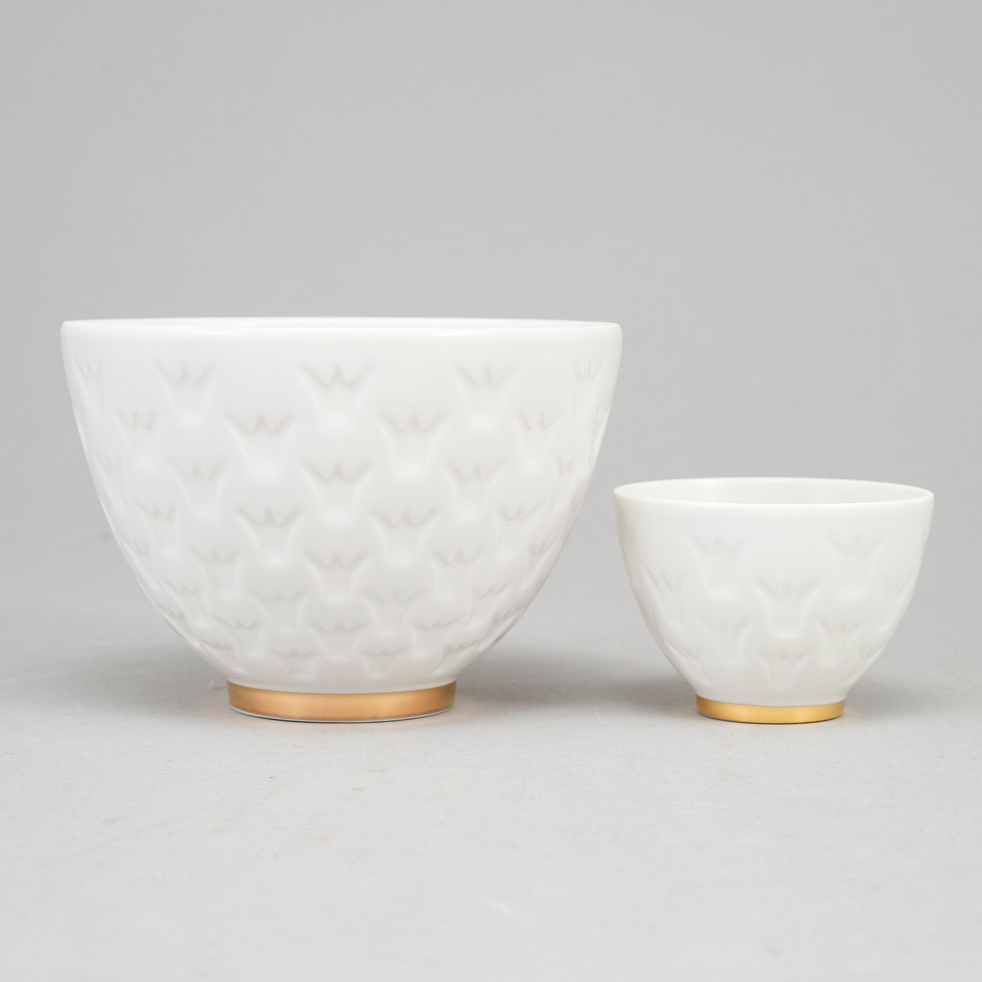 GUNNAR NYLUND, 15 porcelain 'Kronskål' bowls from Rörstrand.
