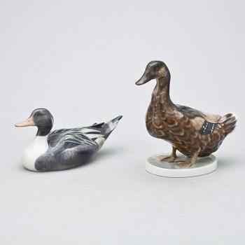 FIGURINER, 2 st, porslin, Royal Copenhagen resp Rosenthal, 1900-talets andra hälft.