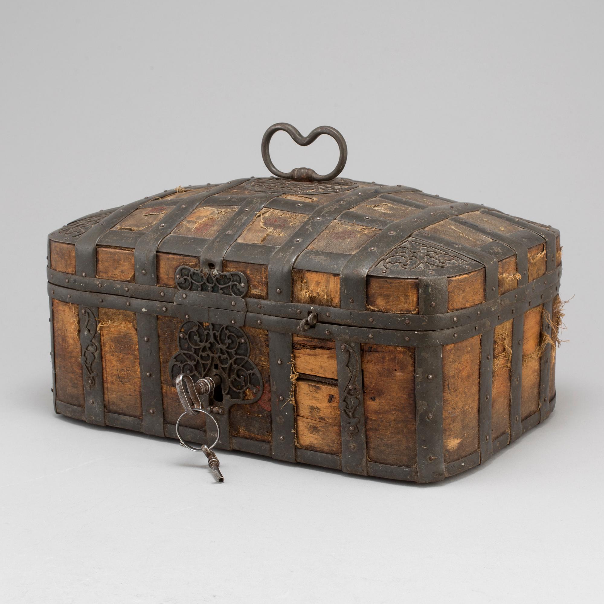 COFFER, 17th Century.