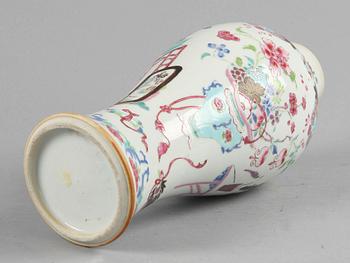 VAS, porslin, Kina, Qianlong, 1700/1800-tal.