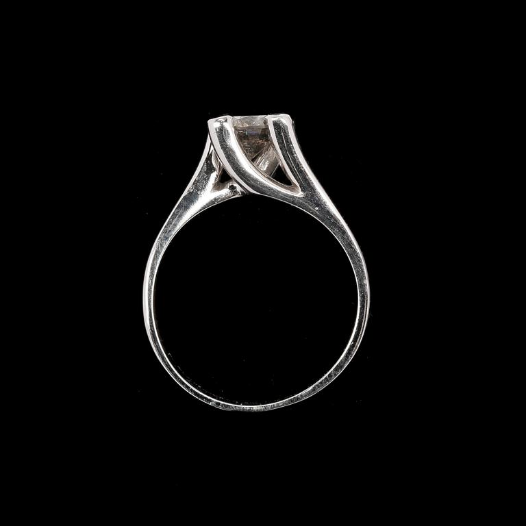 RING, 14k vitguld med briljantslipad diamant, ca 0,92 ct.