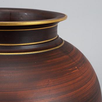 Gunnar Nylund, a stoneware 'Flambé' vase, Rörstrand, Lidköping 1930s.