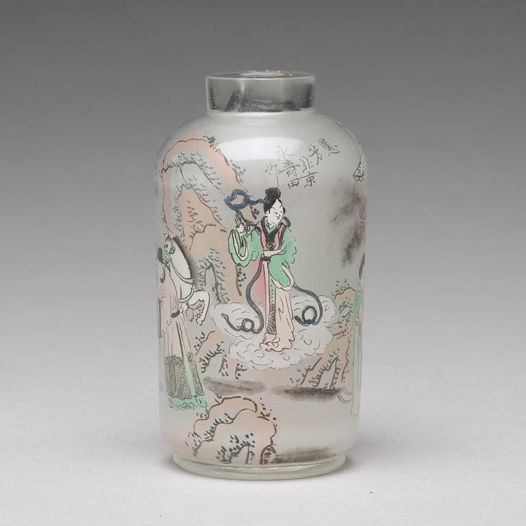 A Chinese glass snuff bottle, Qing dynasty, 19th Century.