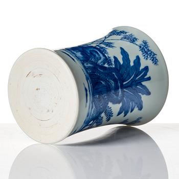 A blue and white brush pot, Republic, 20th Century.