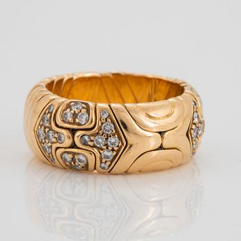 Bulgari "Alveare" ring 18K guld med runda briljantslipade diamanter.