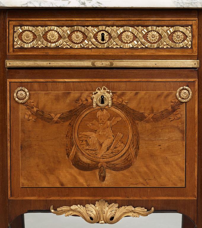 BYRÅ, signerad och daterad Haupt 1784 (mästare i Stockholm 1770-1784). Gustaviansk.