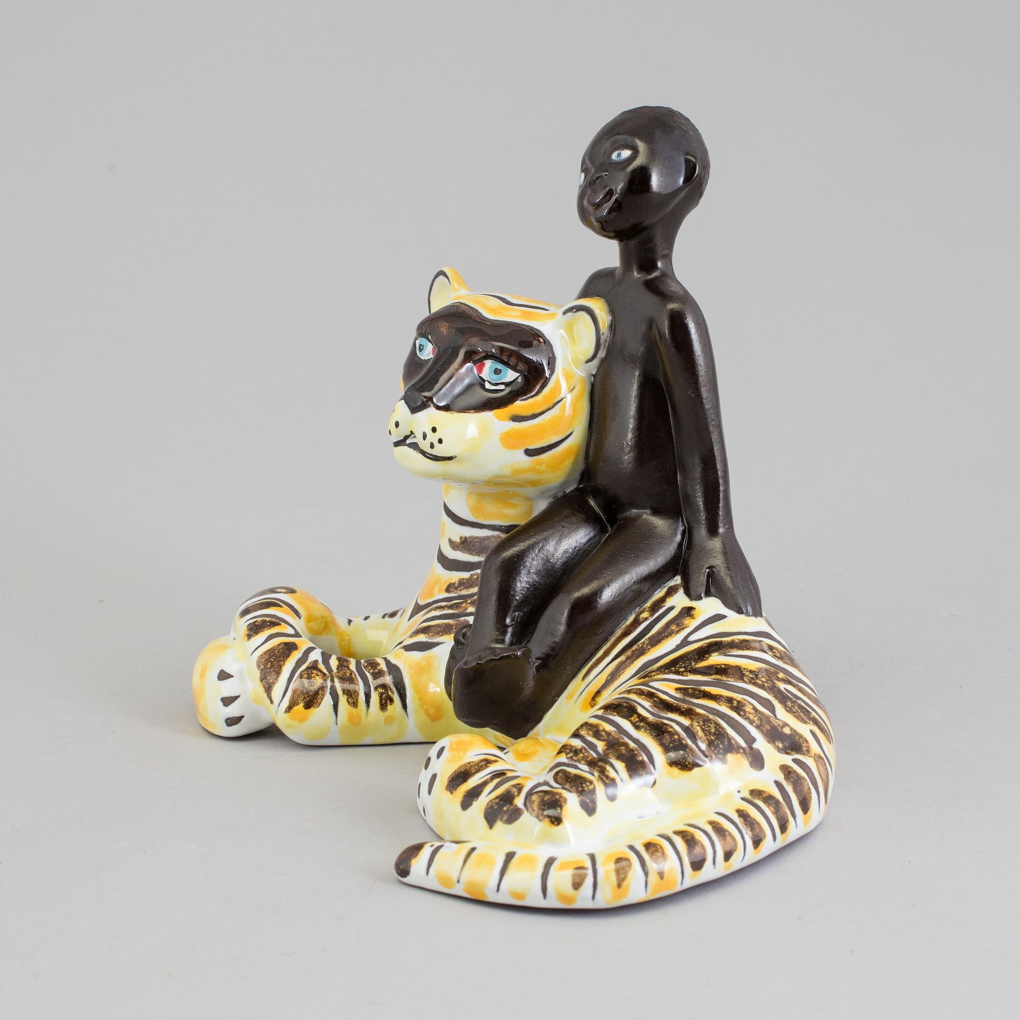 DOROTHY CLOUGH, "Pojke på tiger", Upsala-Ekeby, signerad. Modellnummer 8001.