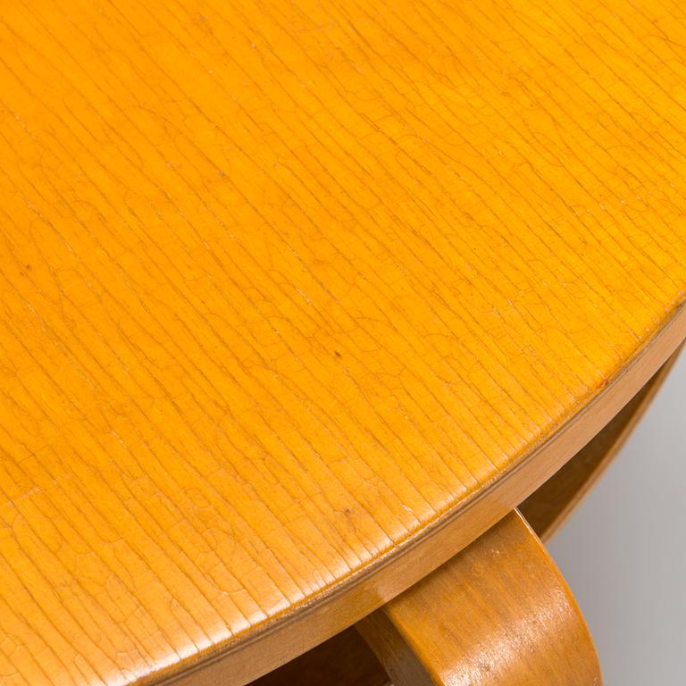 Alvar Aalto, A 1930/1940s 'A72' table O.Y. Huonekalu- ja Rakennustyötehdas A.B.