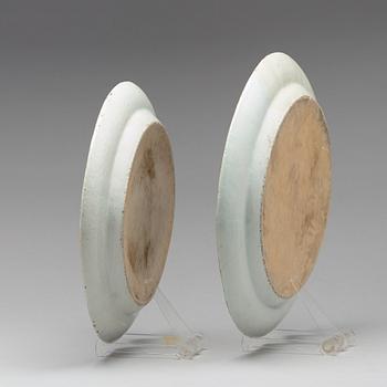 A pair of Canton serving dishes, Qing dynasty, 19th Century.