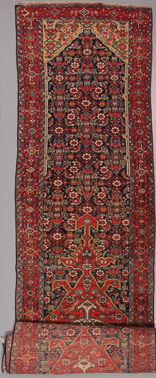 MATTA, troligen Malayer, 101x505 cm, 1900-talets andra hälft.